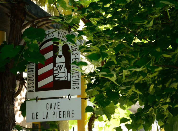 Enseigne de la Cave de la Pierre